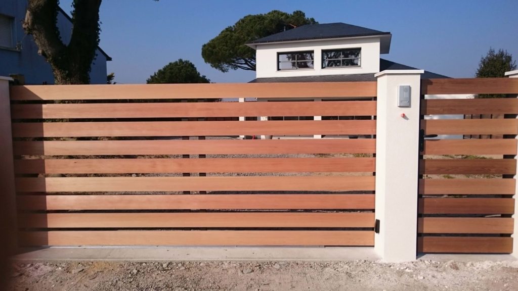 MOUETTE-RED-CEDAR-HORIZONTAL